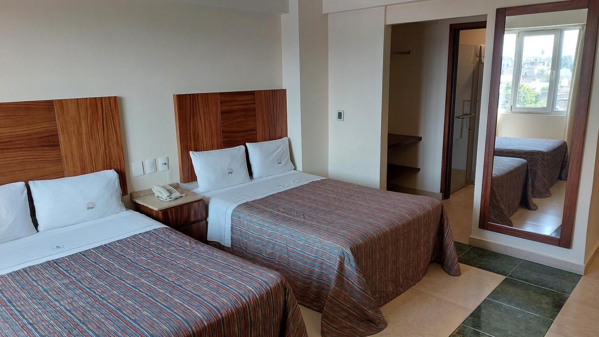 Hotel Real Del Sol - Zona Expo Industrial Гуадалахара Екстериор снимка