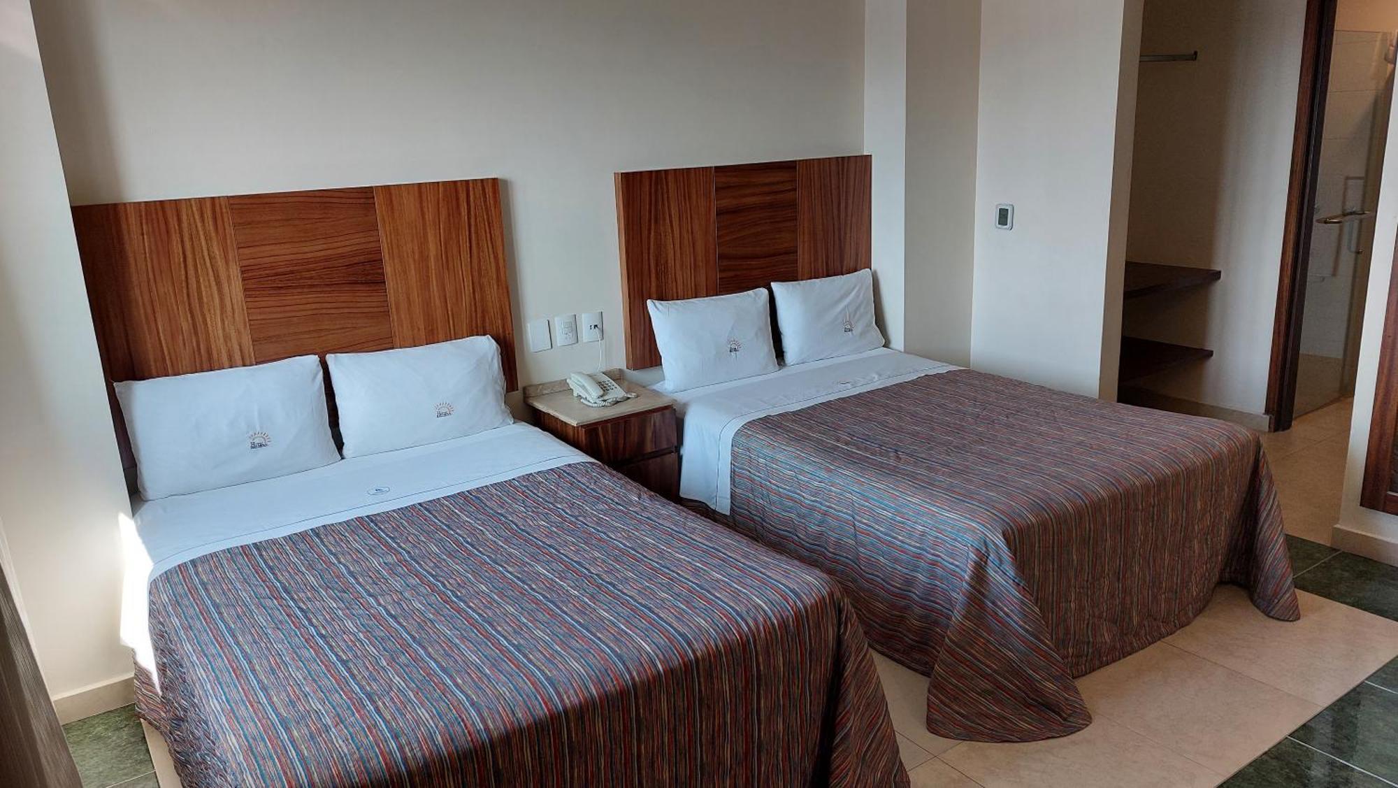 Hotel Real Del Sol - Zona Expo Industrial Гуадалахара Екстериор снимка