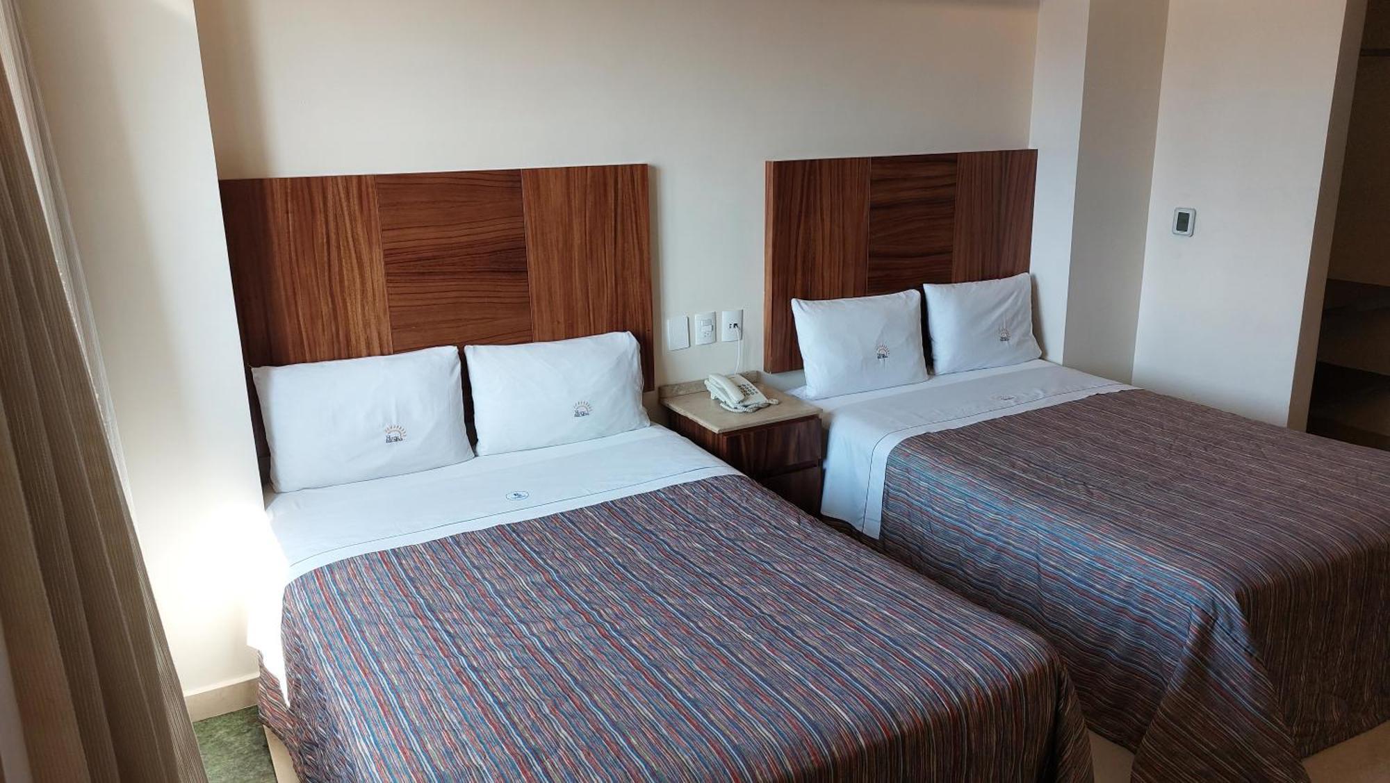 Hotel Real Del Sol - Zona Expo Industrial Гуадалахара Екстериор снимка