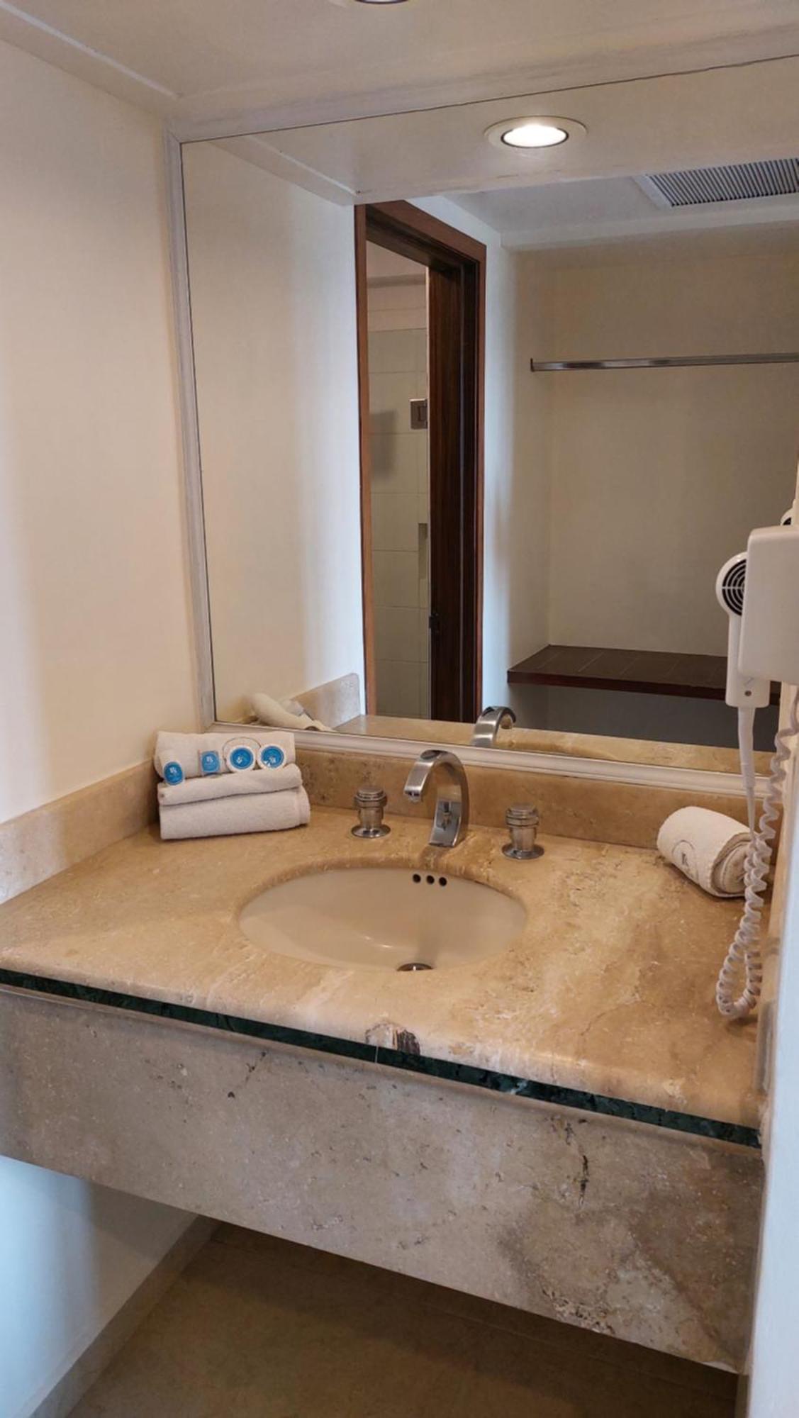 Hotel Real Del Sol - Zona Expo Industrial Гуадалахара Екстериор снимка